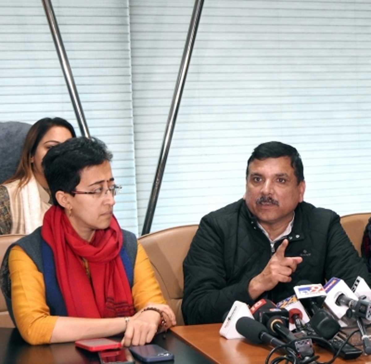 दिल्ली मेयर चुनाव कोर्ट की निगरानी में कराने के लिए सुप्रीम कोर्ट जाएगी आप